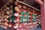 志波彦神社・鹽竈神社 随身門裏にある絵馬掛け場の様子
