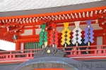 千葉神社 分霊社・尊星殿2階部分に五色の御幣（ごへい）が飾られている様子