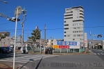 千葉神社 境内外道路向かい側にある有料駐車場の様子