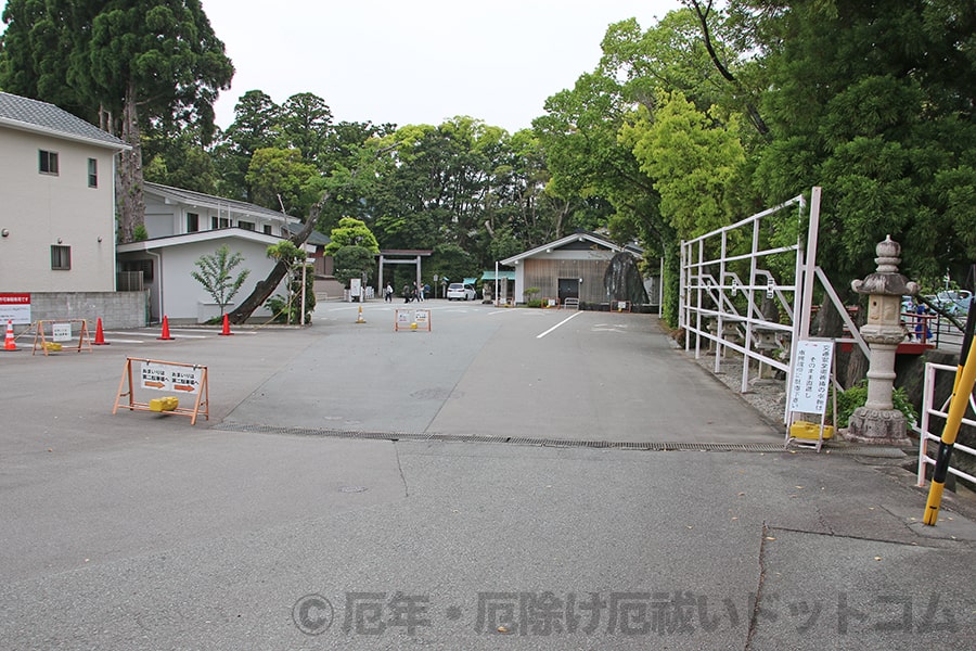 猿田彦神社 第一駐車場を抜けて境内に向かう経路の様子