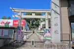 大泉氷川神社 境内入口と一之鳥居の様子