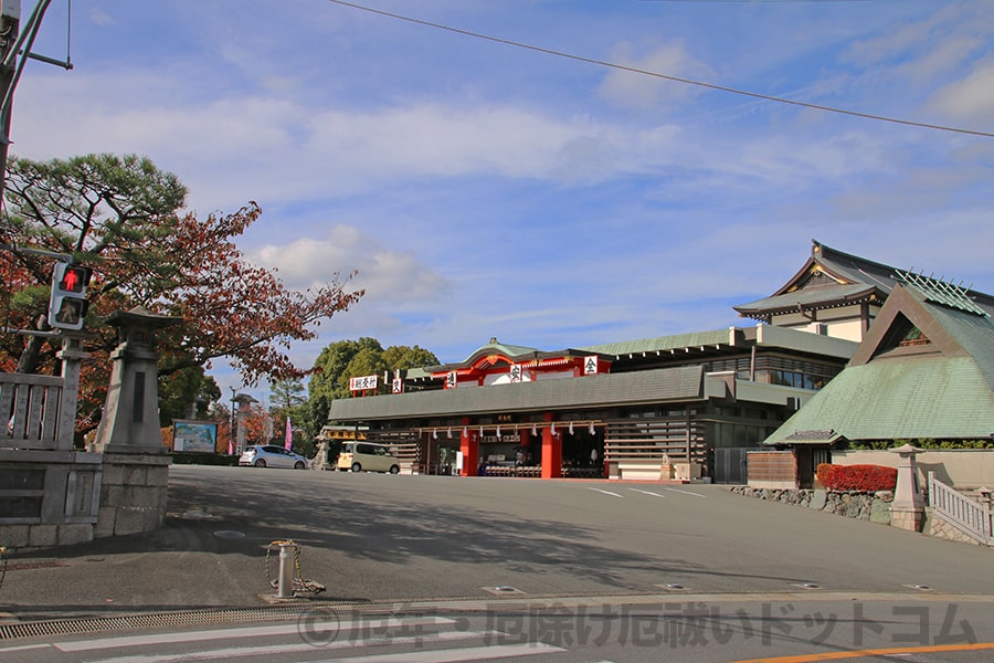 成田山大阪別院明王院 境内入口＆山門の様子