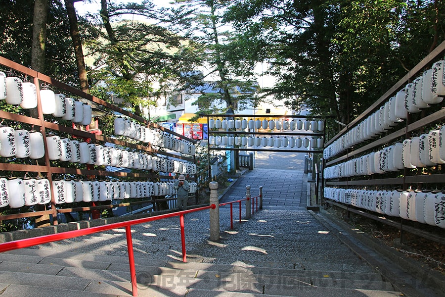 吉備津神社 境内入口階段の様子