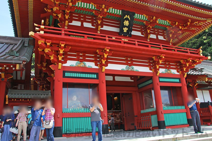 鶴岡八幡宮 本宮手前の楼門（もしくは神門）の様子